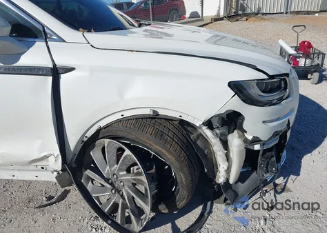 2022 Lincoln Nautilus Reserve z USA, uszkodzony, nr VIN 2LMPJ8K93NBL06069